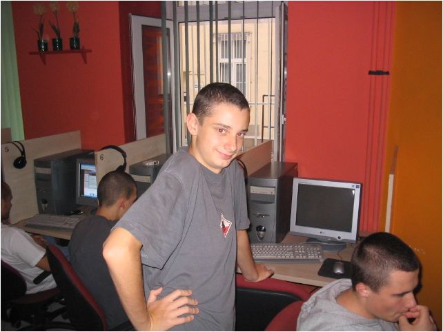 642 X 482